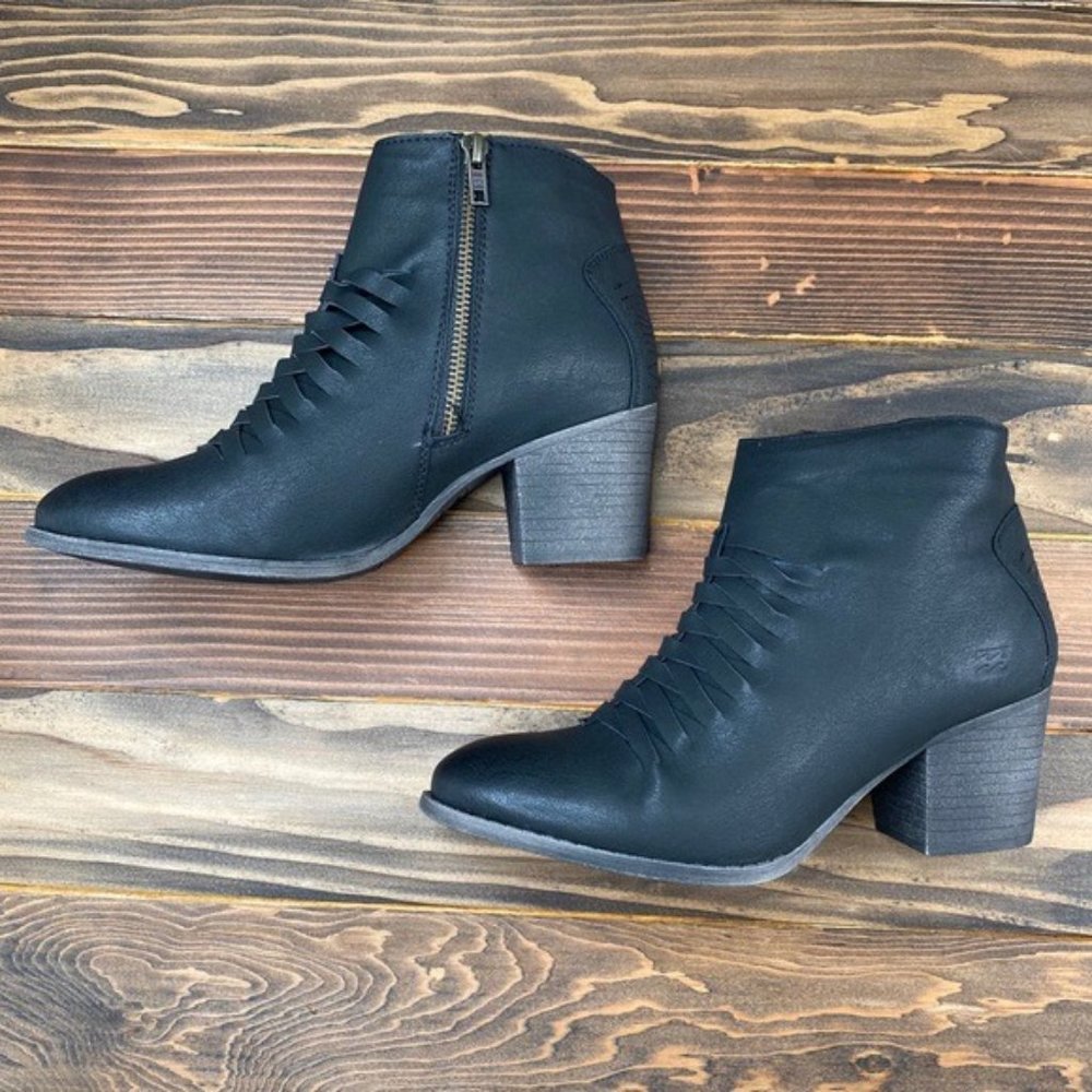 SOLD!! Billabong Black Leather Ankle Booties 9.5 - Picture 3 of 11